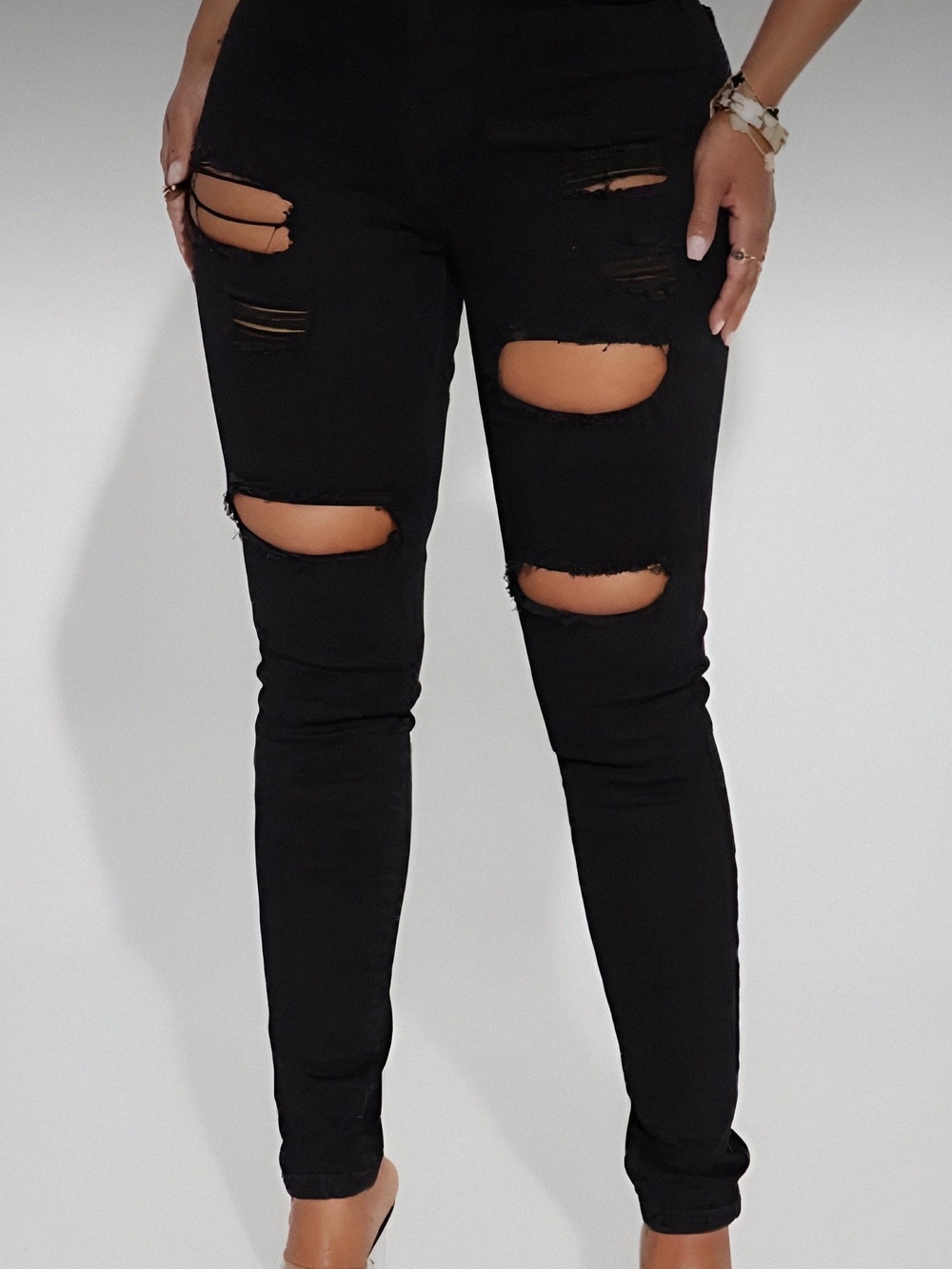 Women's Black Distressed Ripped Skinny Jeans